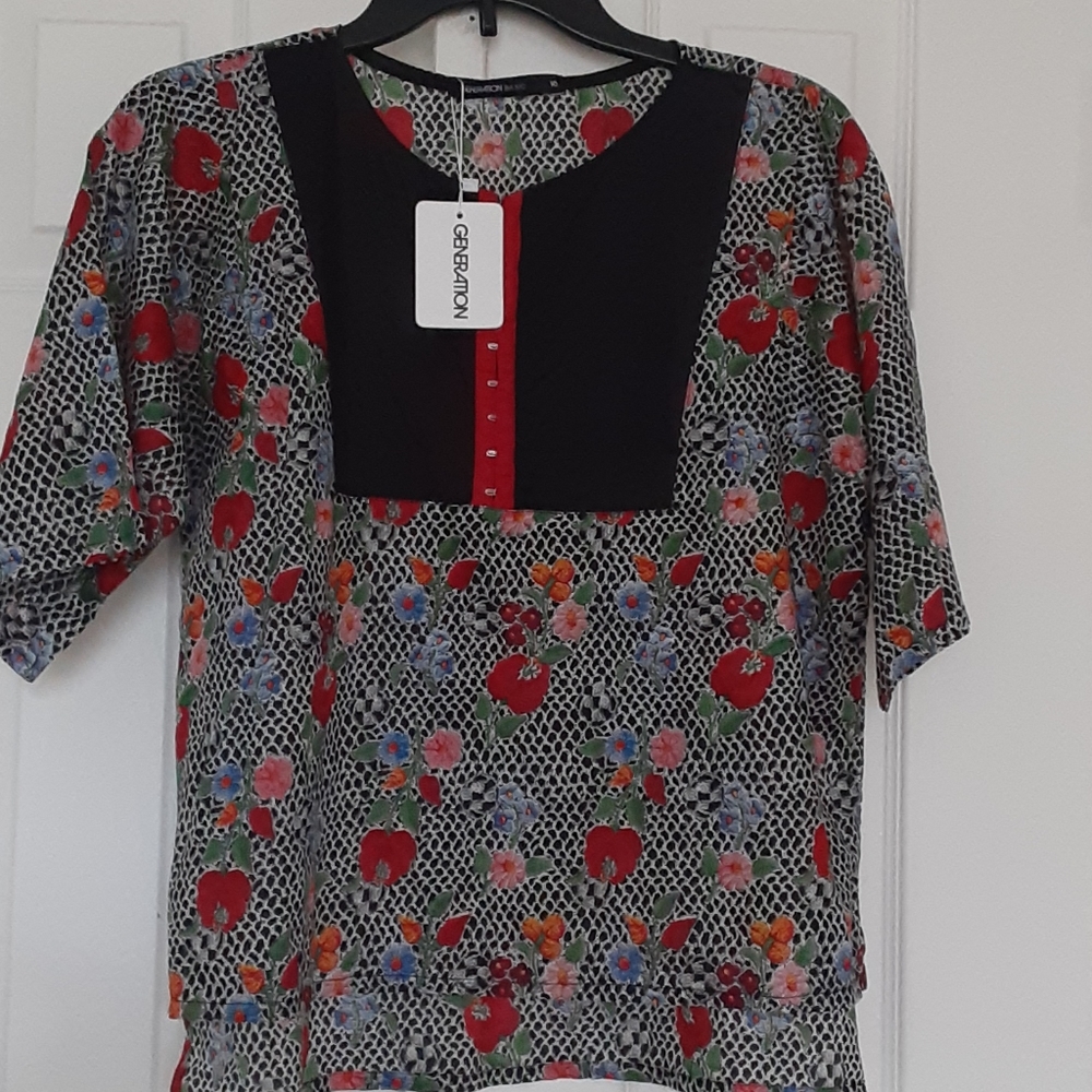 Juniors printed top size 10